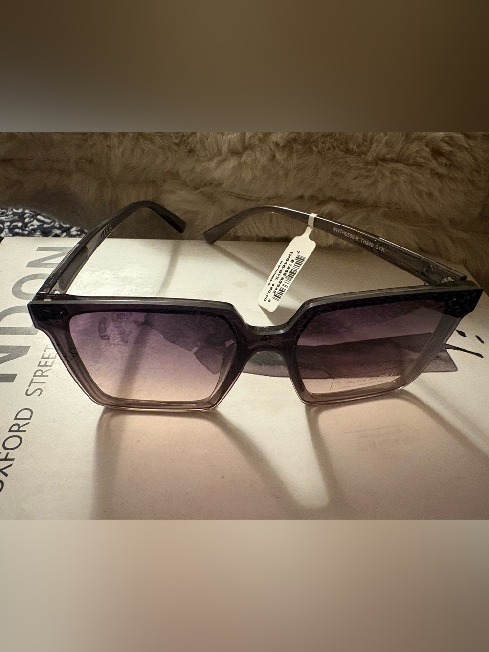 TAHARI BNWT Women's Oversized Gradient Purple Smoke Sunglasses